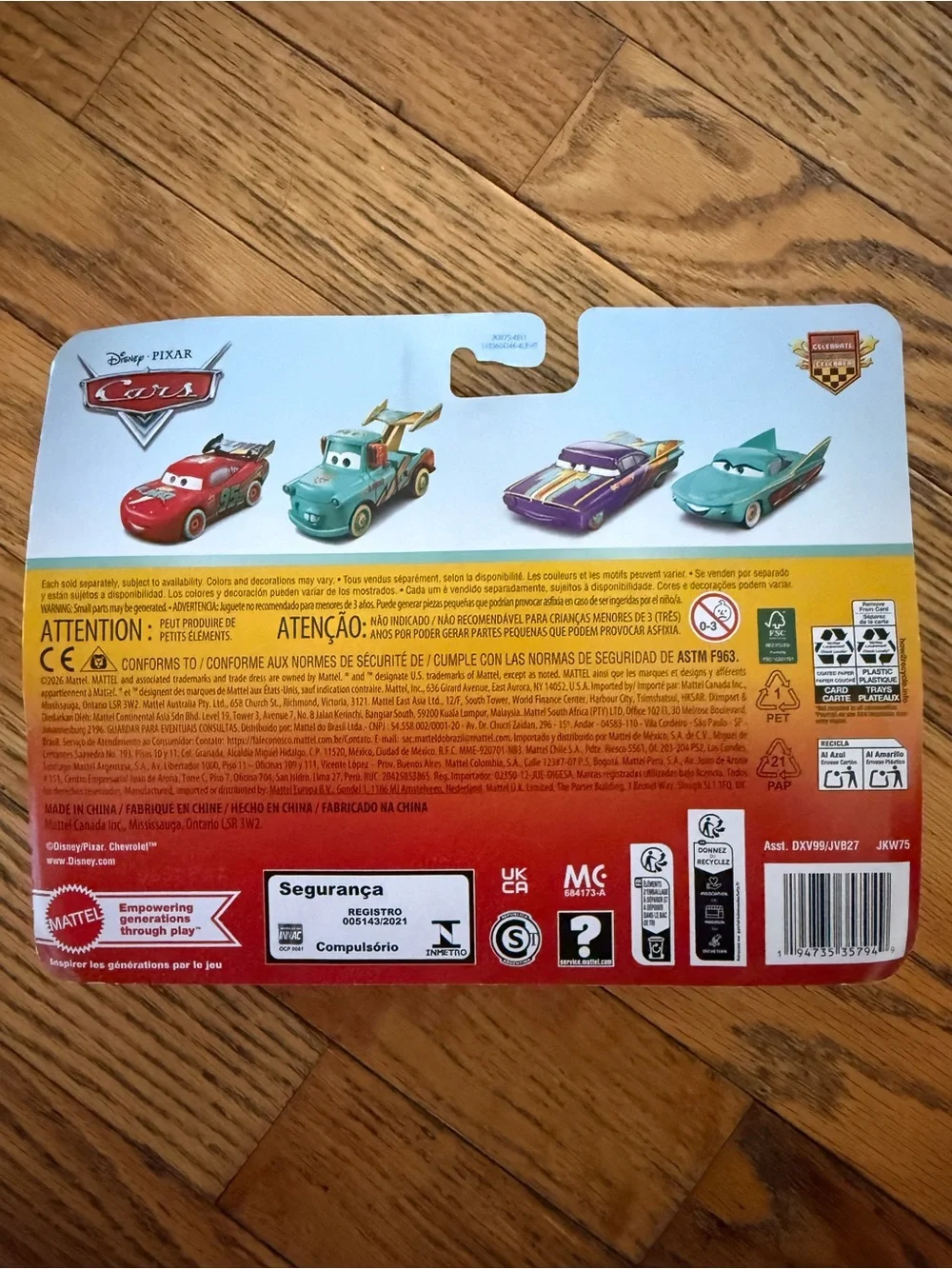 20th anniversary, race to celebrate - Lightning McQueen & Tow Mater Toy Set